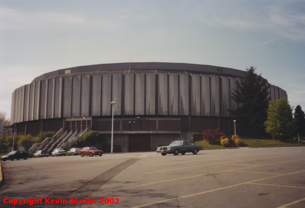 Yeah Todd, this is Liquid ring-a-ding-dinging. I want those free Bran Van tickets man. Where you at... Todd... Pacific Coliseum